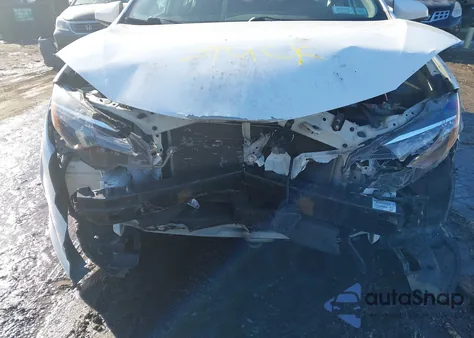 2018 Toyota Corolla Le z USA, uszkodzony, nr VIN 2T1BURHE7JC024224